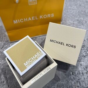 NEW Michael Kors Watch Box